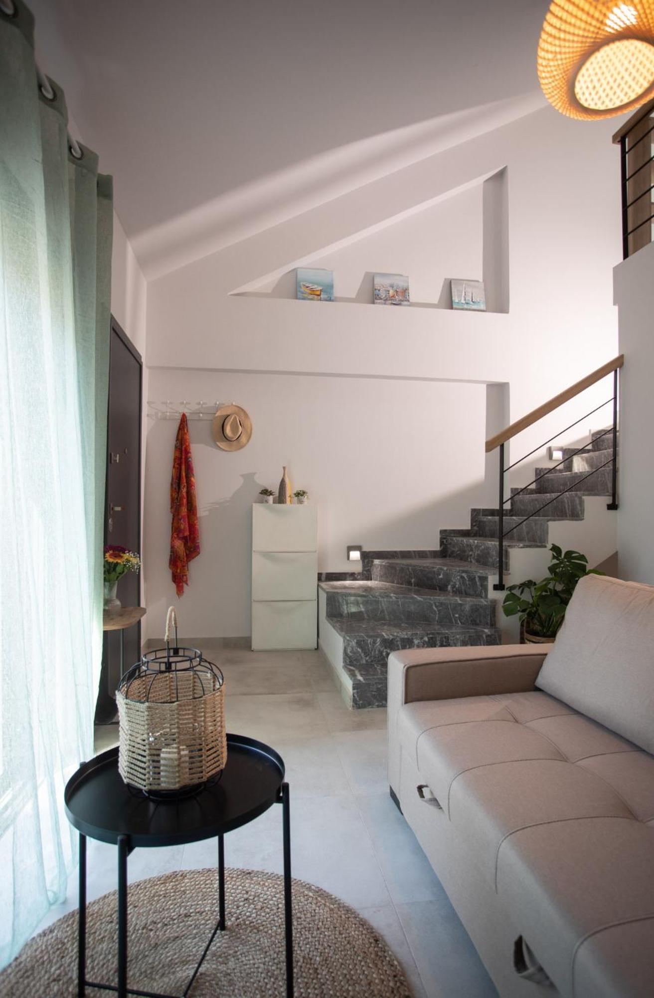 Apartment Osiris - Cozy Sea Walk With Private Garden