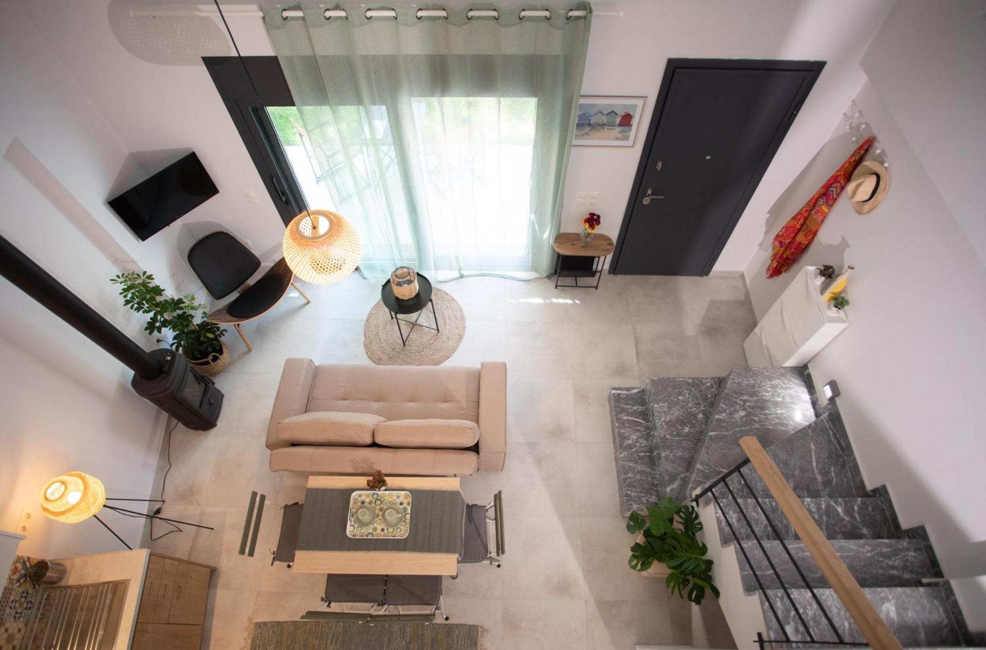 Osiris - Cozy Sea Walk With Private Garden Apartment