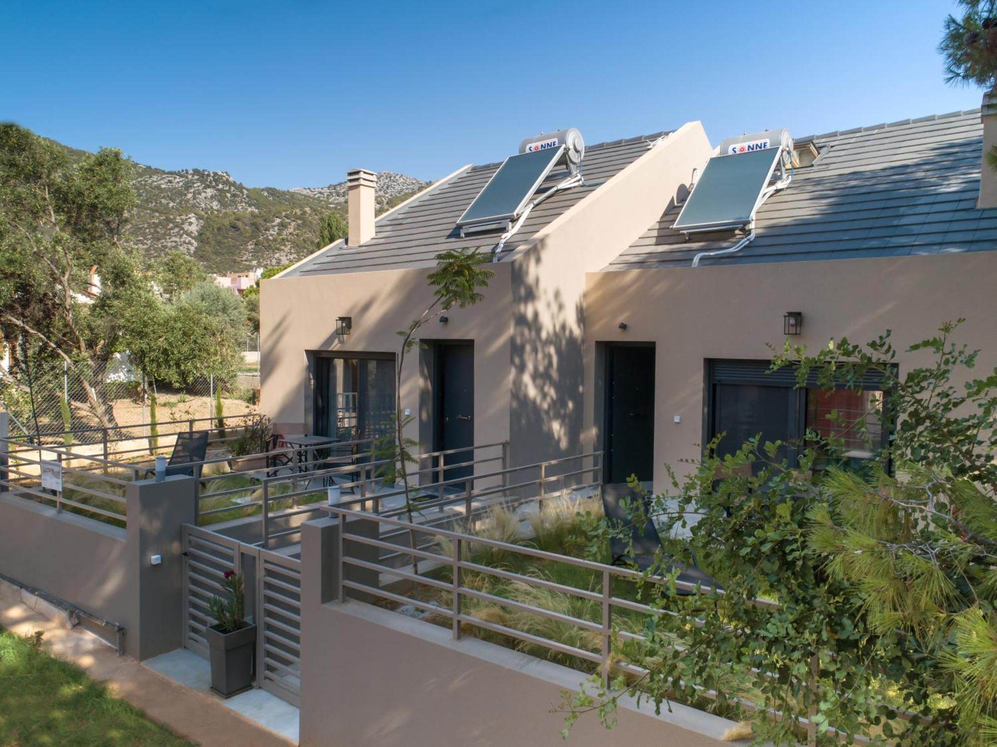 Osiris - Cozy Sea Walk With Private Garden Apartment